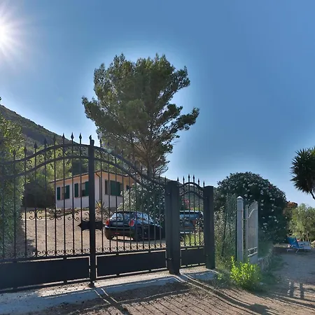 Lorenzo - Goelba Villa